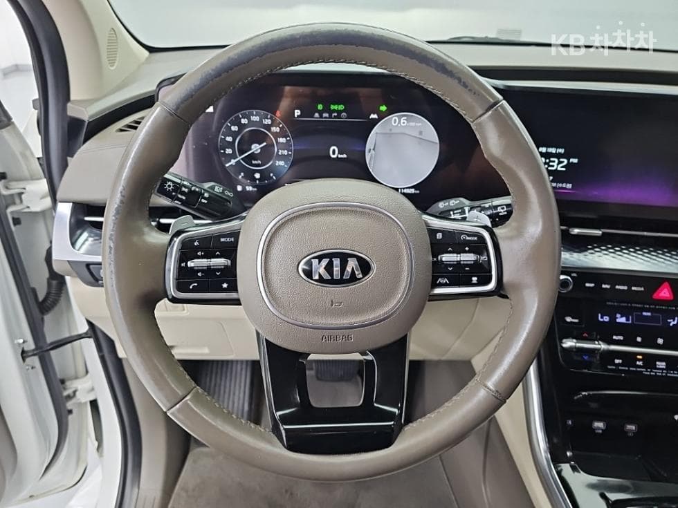 Kia Carnival 4th generationHigh Limousine (Carnival) G3.5 GDI 9-seater Signature - 9