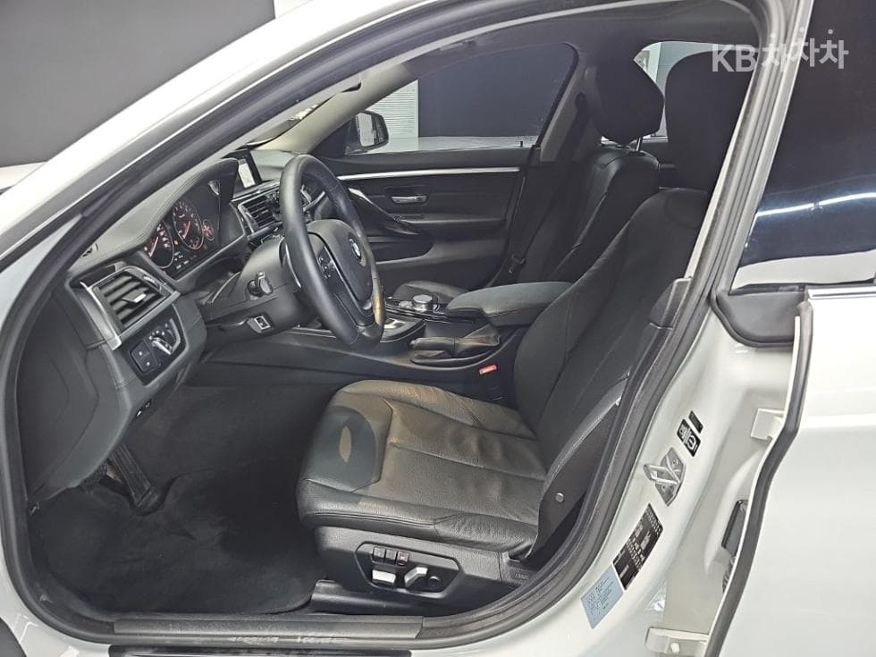 BMW 4시리즈 (F32)420i 그란Coupe Luxury 라Seater F36 - 11