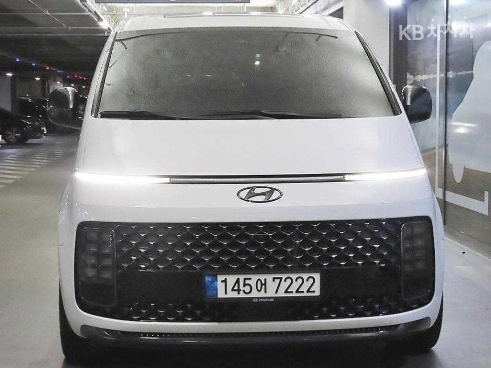 Hyundai Staria Lounge2.2 Lounge 9 AWD Inspiration - 2