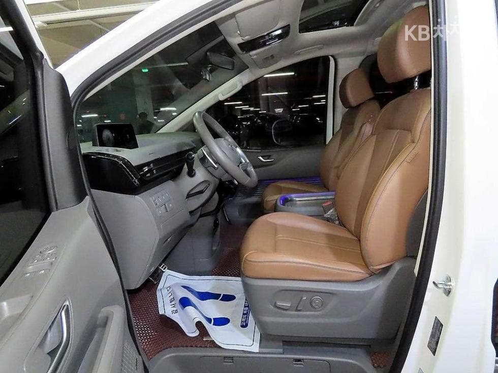 Hyundai Staria Lounge2.2 Lounge 9 AWD Inspiration - 6