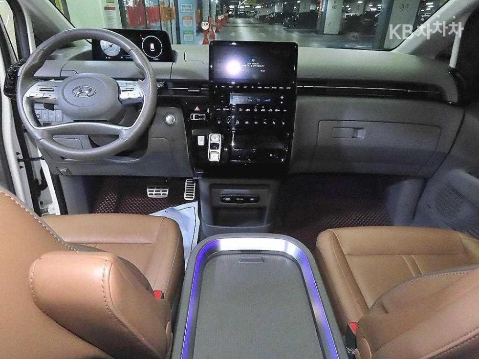 Hyundai Staria Lounge2.2 Lounge 9 AWD Inspiration - 10