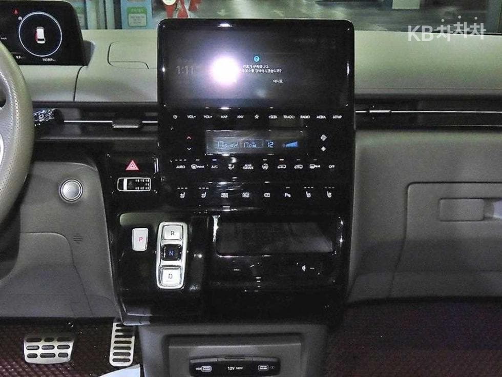 Hyundai Staria Lounge2.2 Lounge 9 AWD Inspiration - 11