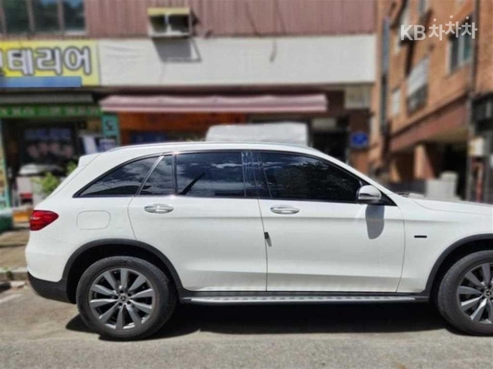 Mercedes-Benz GLC(X253)350e 4Matic Standard - 4