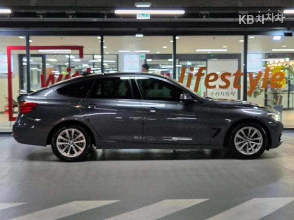 BMW Gran Turismo3 Series GT 320d F34 xDrive - 3