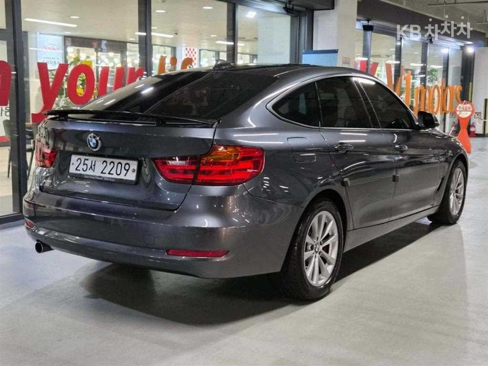 BMW Gran Turismo3 Series GT 320d F34 xDrive - 4