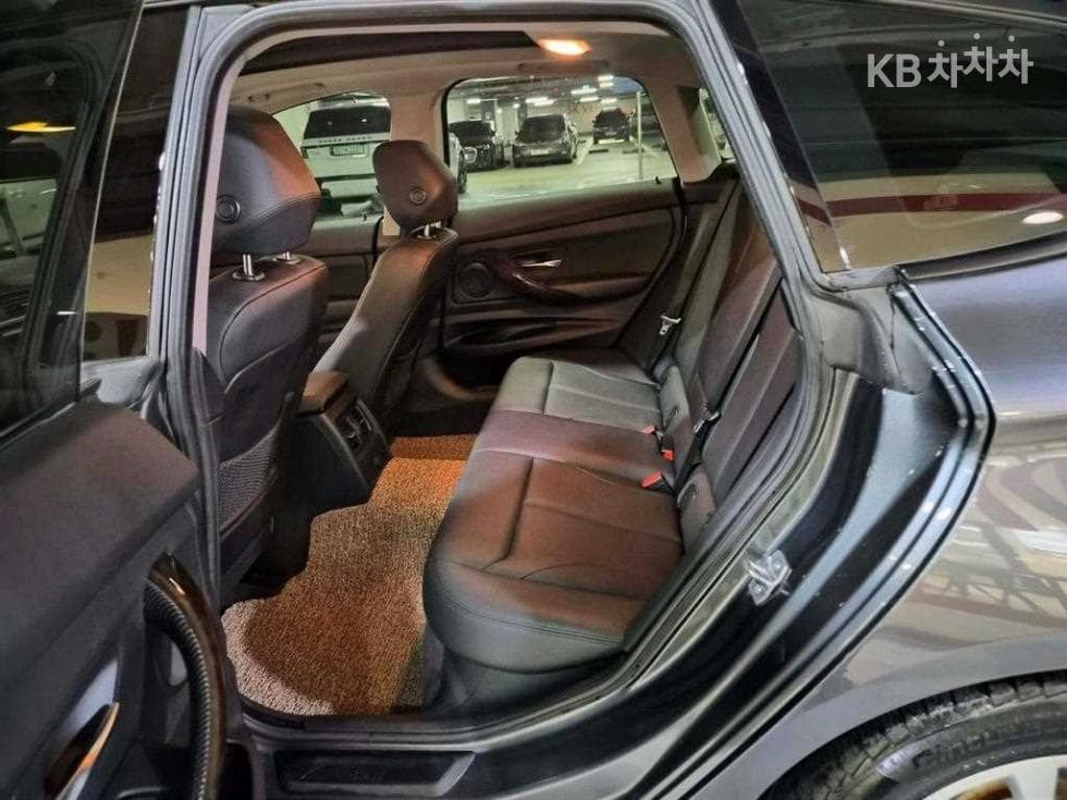 BMW Gran Turismo3 Series GT 320d F34 xDrive - 7