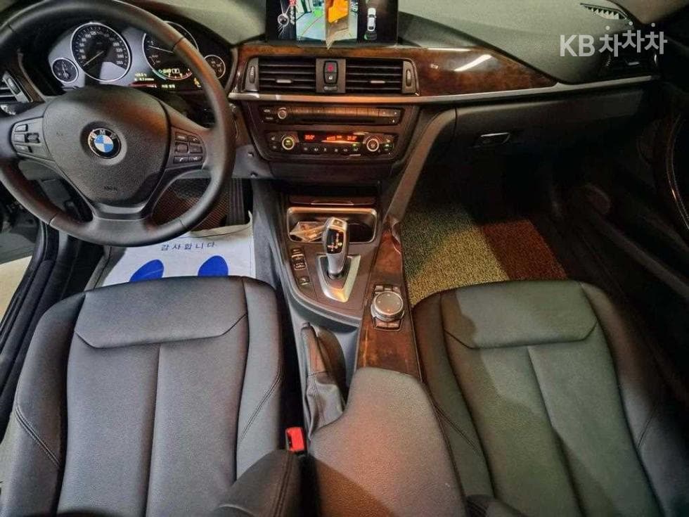 BMW Gran Turismo3 Series GT 320d F34 xDrive - 10
