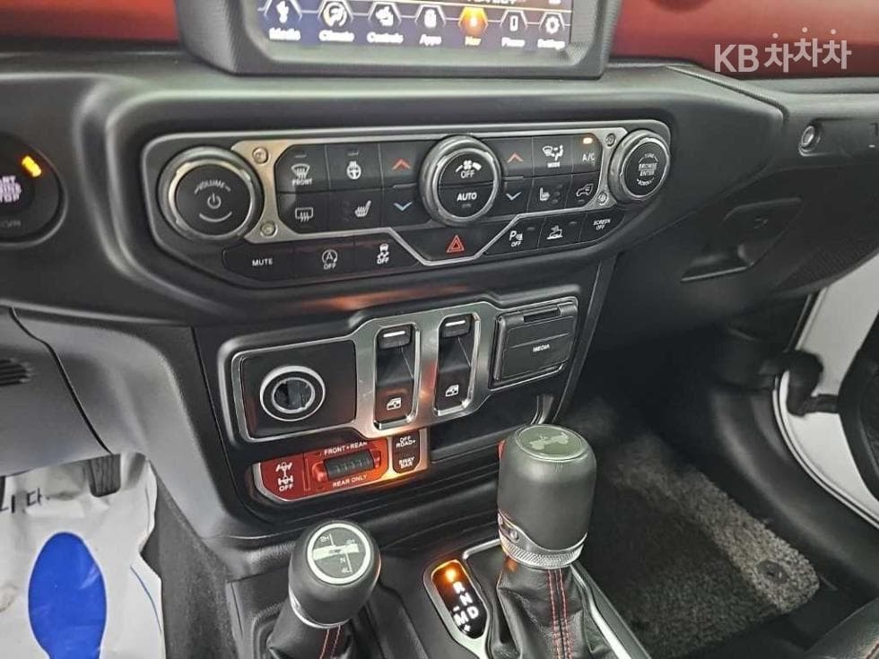 지프 랭글러 (JL)2.0 루비콘 2도어 Стандартен - 10