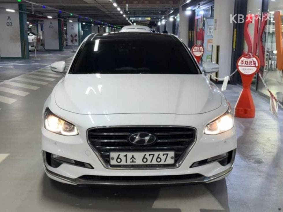 Hyundai Grandeur (Azera)IG 2.4 Premium Standard - Image 1