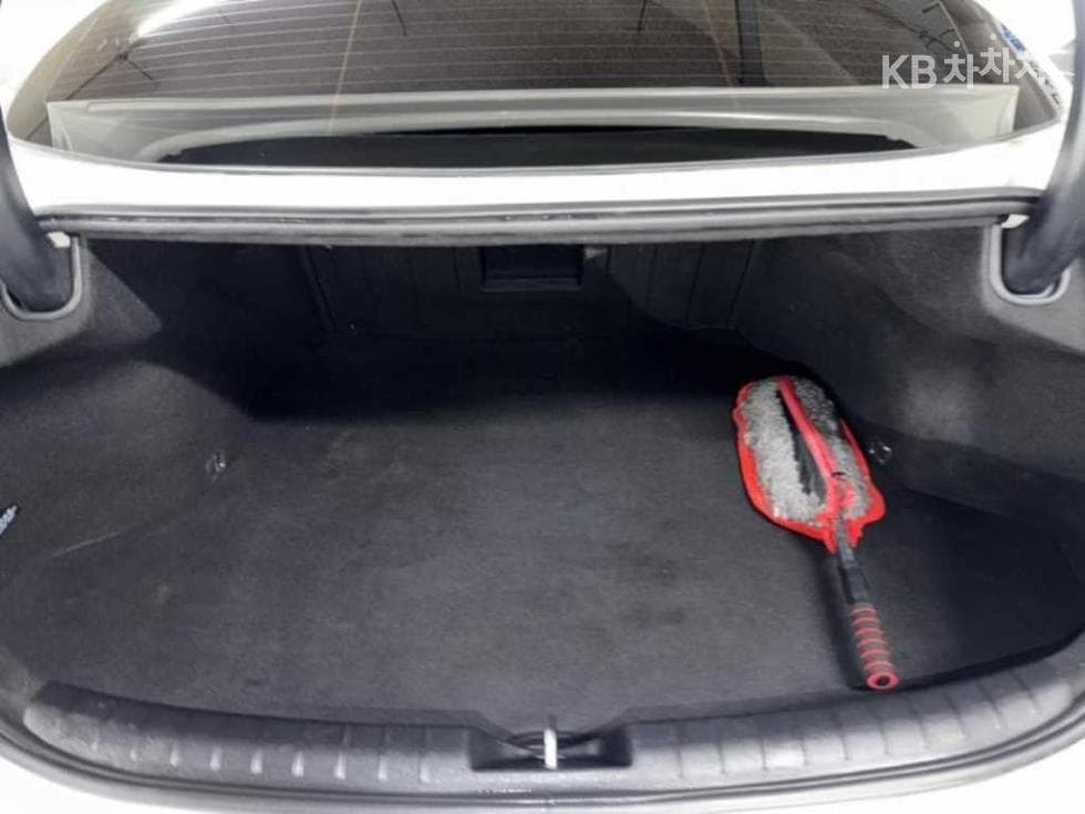 Hyundai Grandeur (Azera)IG2.4 Premium Standard - 18