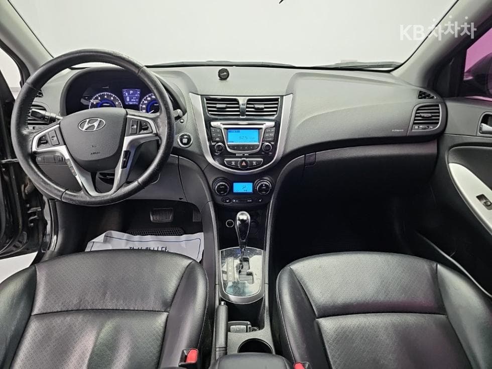 Hyundai Accent(신형)1.6 GDi Top - 7