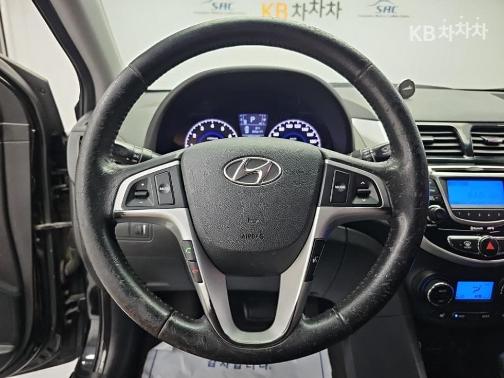 Hyundai Accent(신형)1.6 GDi Top - 9