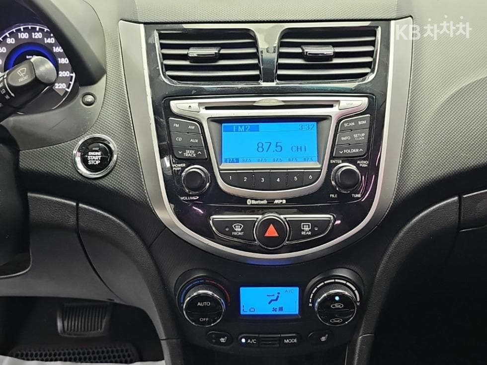 Hyundai Accent(신형)1.6 GDi Top - 10
