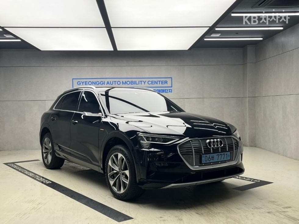 Ауди e-tron 55 quattro Стандартен - Image 1
