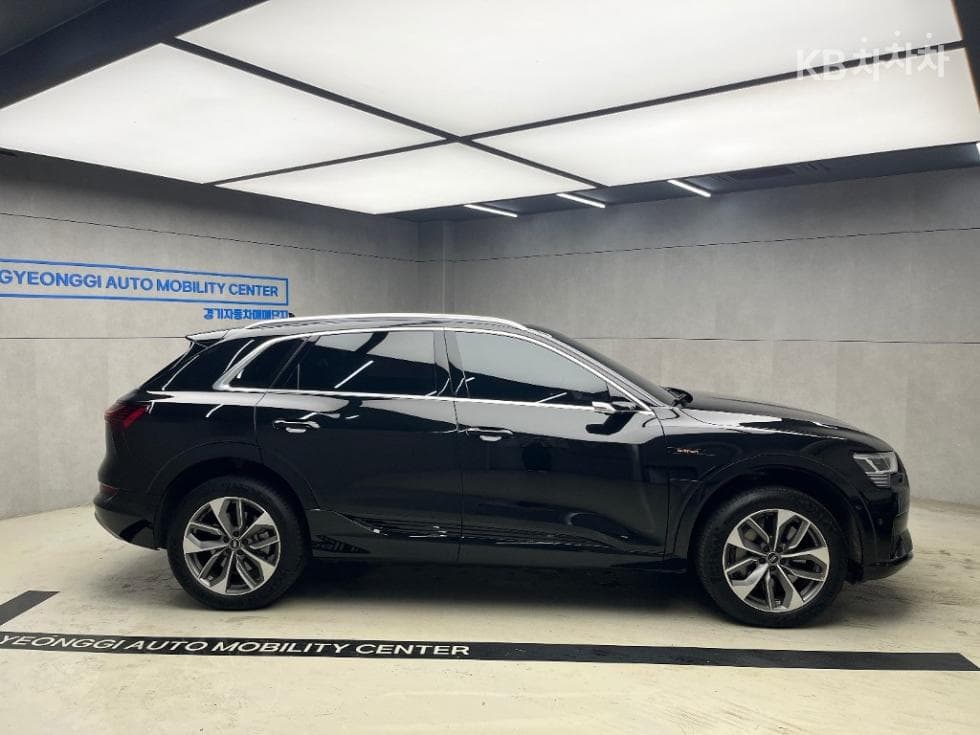 Ауди e-tron55 quattro Стандартен - 2