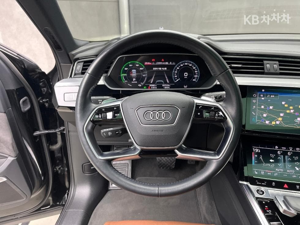 Ауди e-tron55 quattro Стандартен - 9