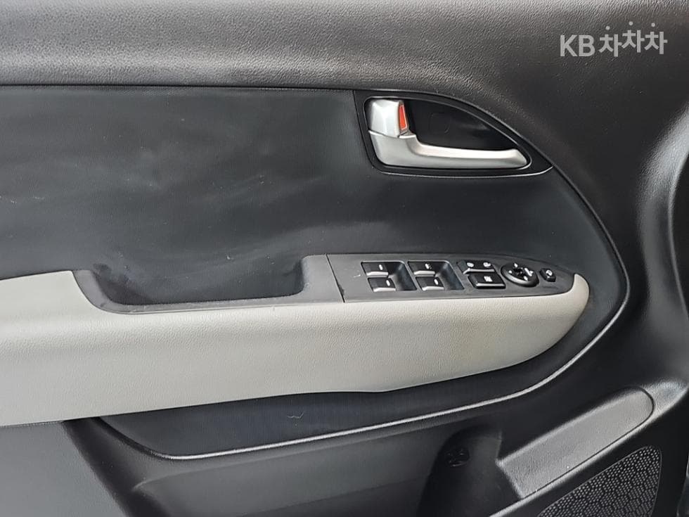 Kia The New (facelift) Kia Ray (van)1.0 Gasoline Standard - 13
