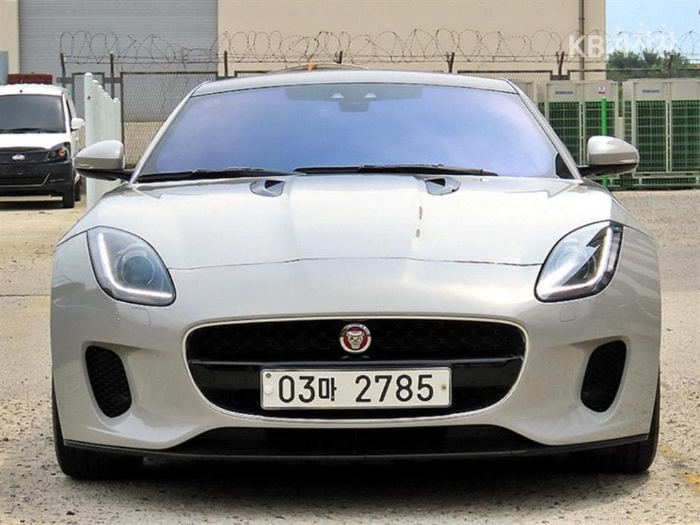 Jaguar F-TYPE 2.0 P300 Coupe - Image 1