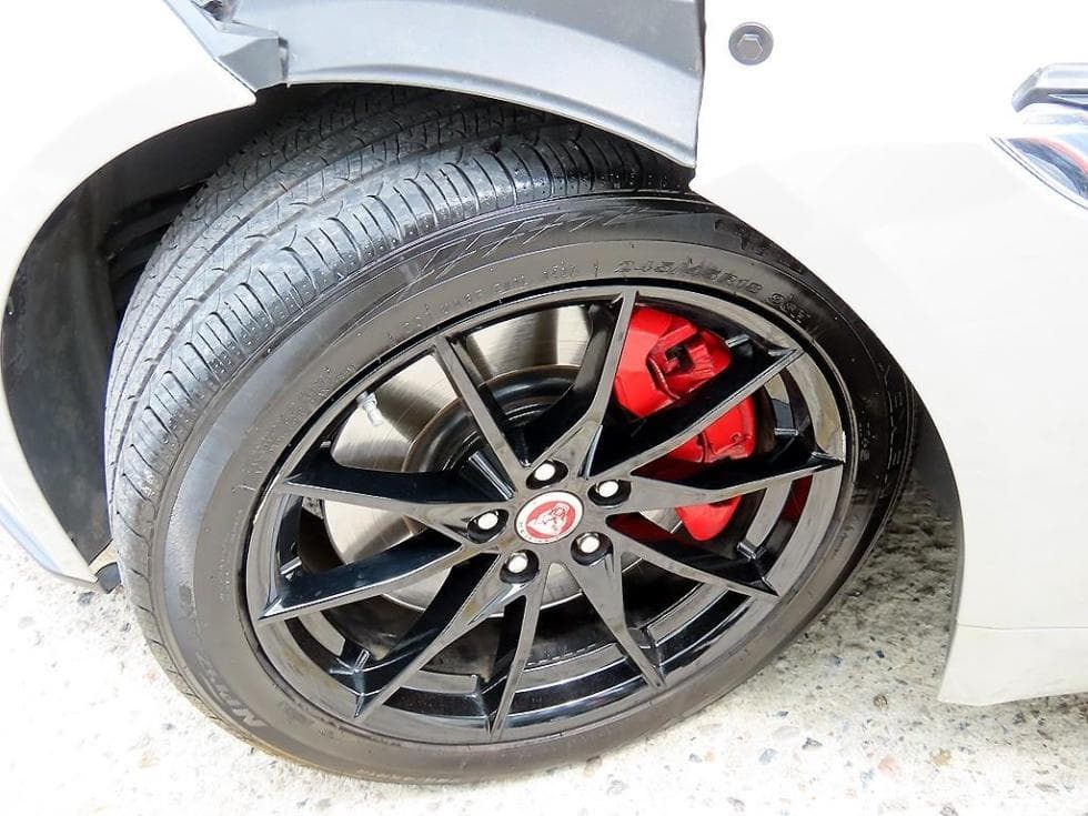 Jaguar F-TYPE2.0 P300 Coupe - 17