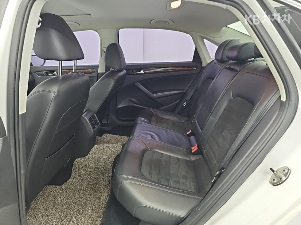 Volkswagen 더NewPassat2.0 Turbo Diesel Injection B7 - 12