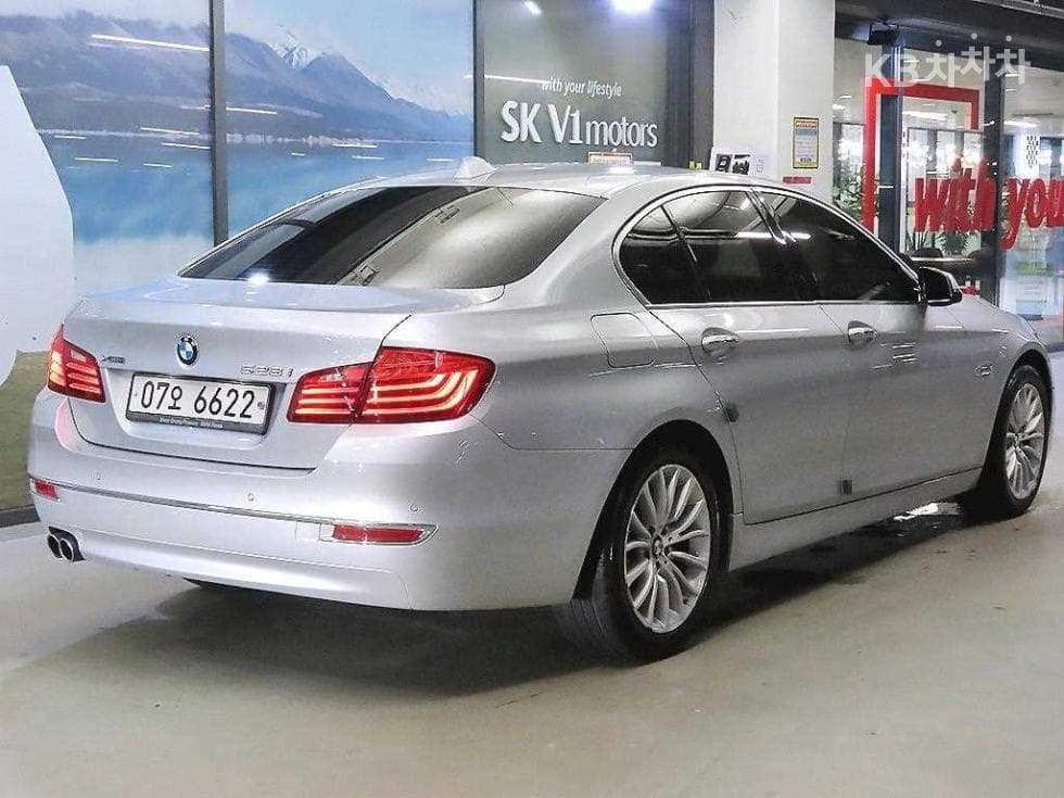 BMW New5 Series528i xDrive Luxury Standard - 4