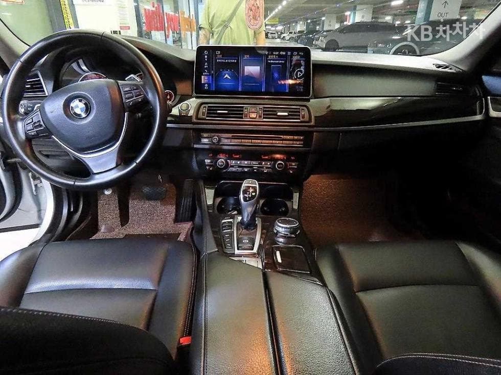 BMW New5 Series528i xDrive Luxury Standard - 10