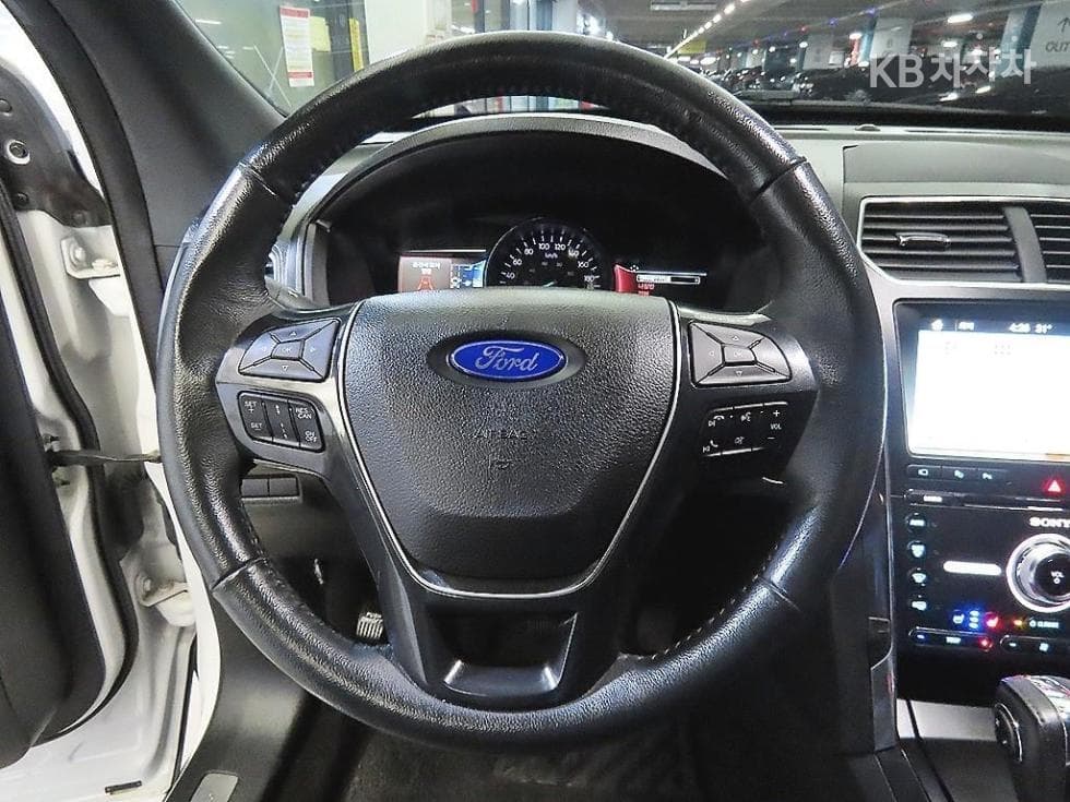 Ford New Explorer2.3 EcoBoost 4WD Limited - 8