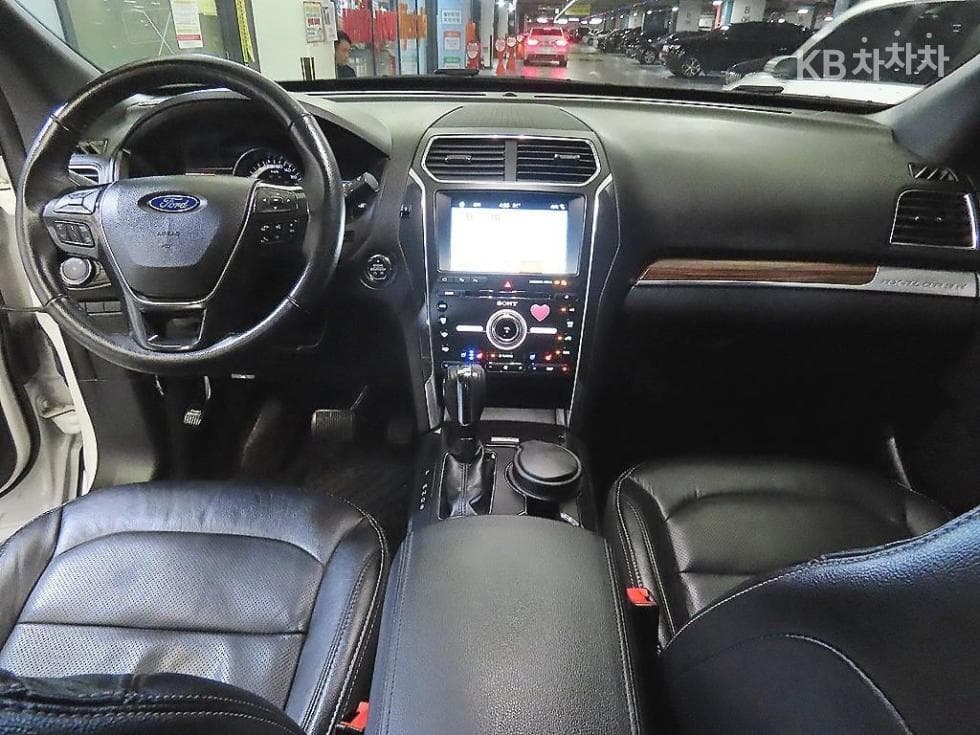Ford New Explorer2.3 EcoBoost 4WD Limited - 10