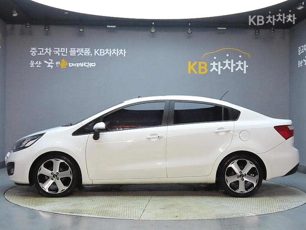 Kia All New Pride / Rio1.6 GDI Sedan Prestige - 5