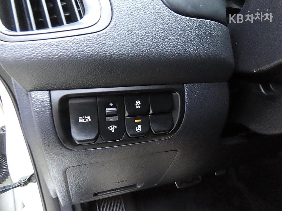 Kia All New Pride / Rio1.6 GDI Sedan Prestige - 12