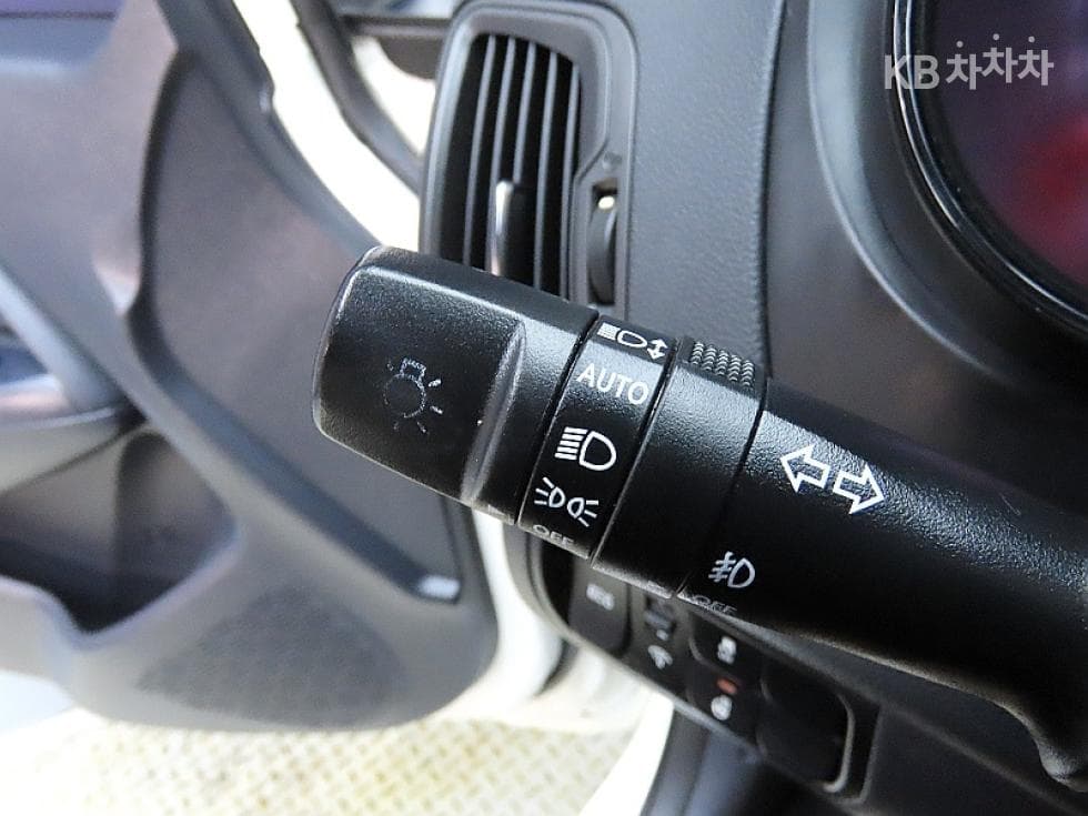 Kia All New Pride / Rio1.6 GDI Sedan Prestige - 14
