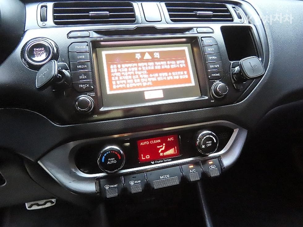 Kia All New Pride / Rio1.6 GDI Sedan Prestige - 17