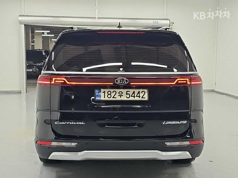 Kia Carnival 4th generationD2.2 7-seater (Limousine) Signature - 3