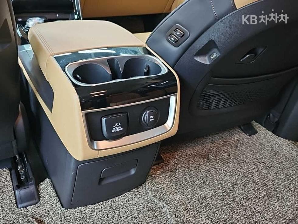 Kia Carnival 4th generationD2.2 7-seater (Limousine) Signature - 15