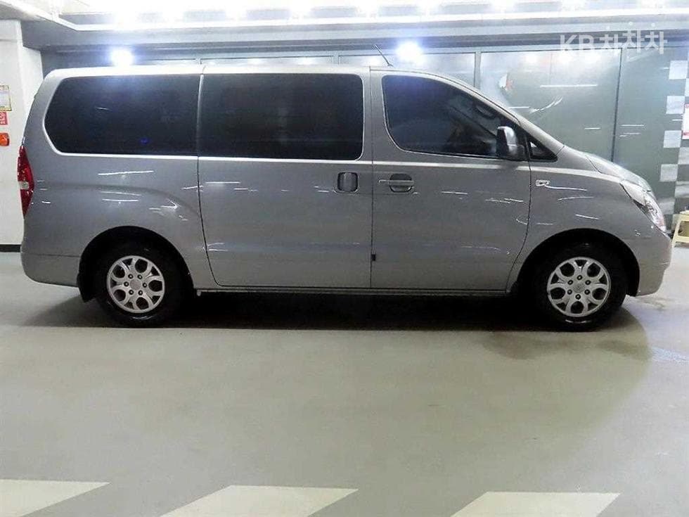 Хюндай Гранд Старекс3Местен승 Ван CVX Deluxe - 3