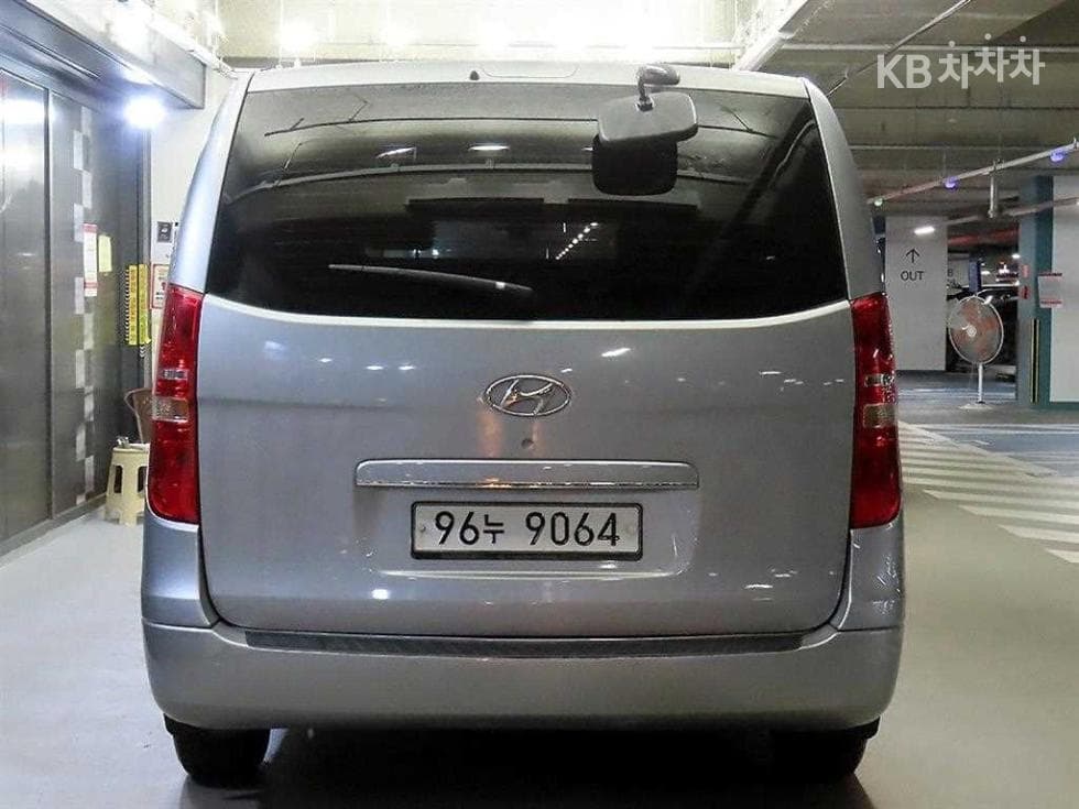 Хюндай Гранд Старекс3Местен승 Ван CVX Deluxe - 5