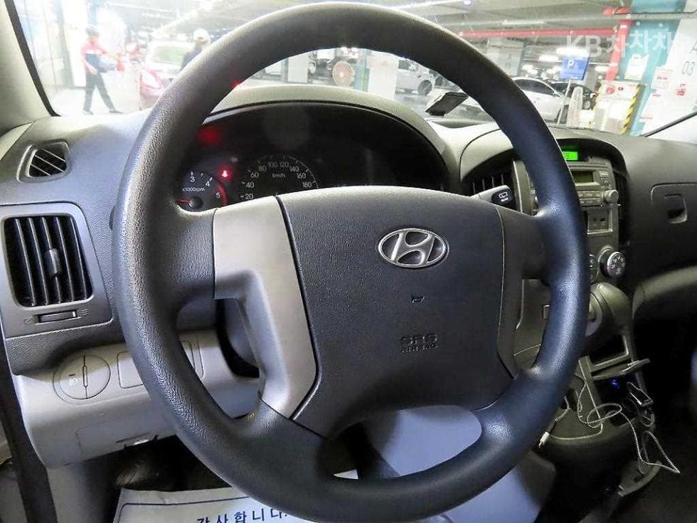 Хюндай Гранд Старекс3Местен승 Ван CVX Deluxe - 8