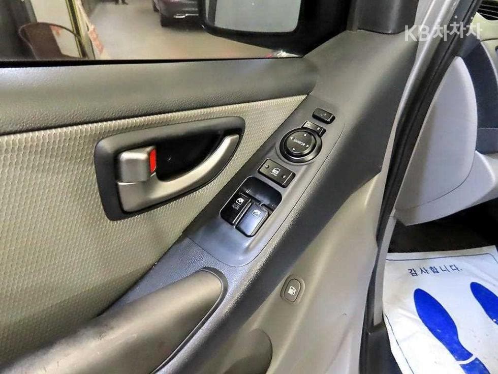 Хюндай Гранд Старекс3Местен승 Ван CVX Deluxe - 16