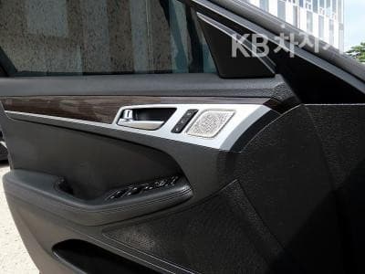Genesis G803.3 GDI AWD Premium Luxury - 12