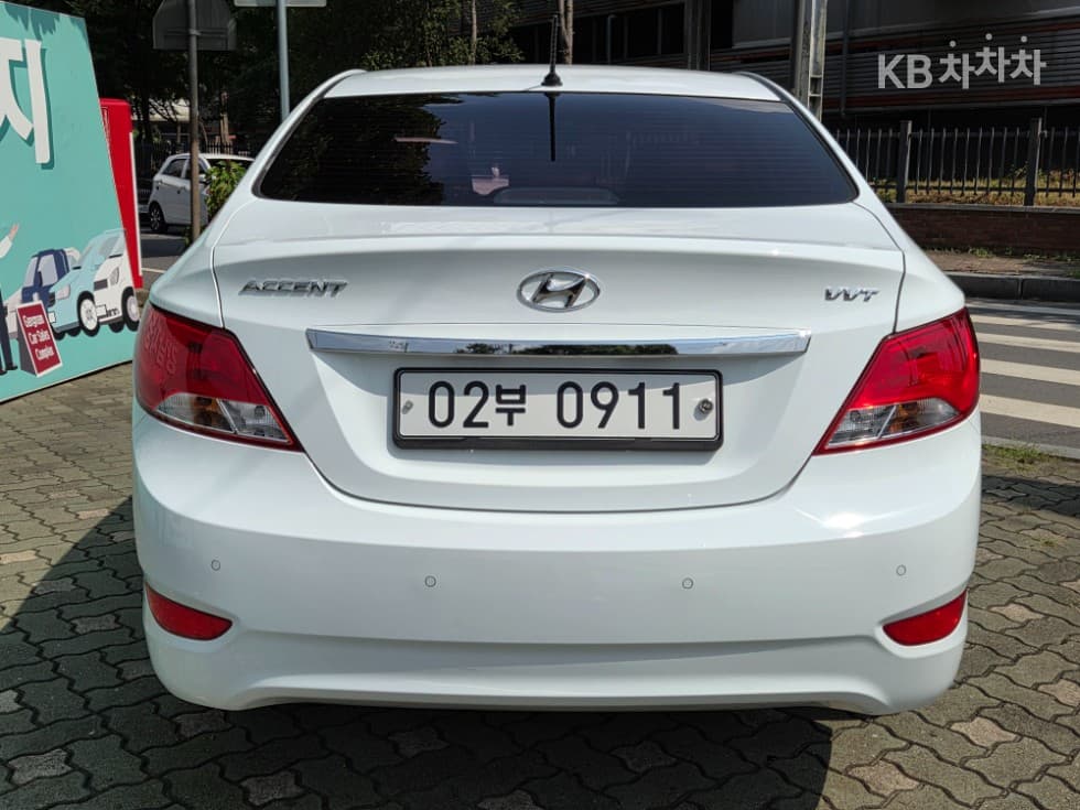 Hyundai Accent(신형)1.4 VVT Modern - 4