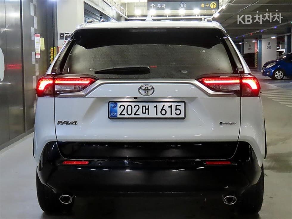 Toyota New RAV42.5 PHEV XSE - 5