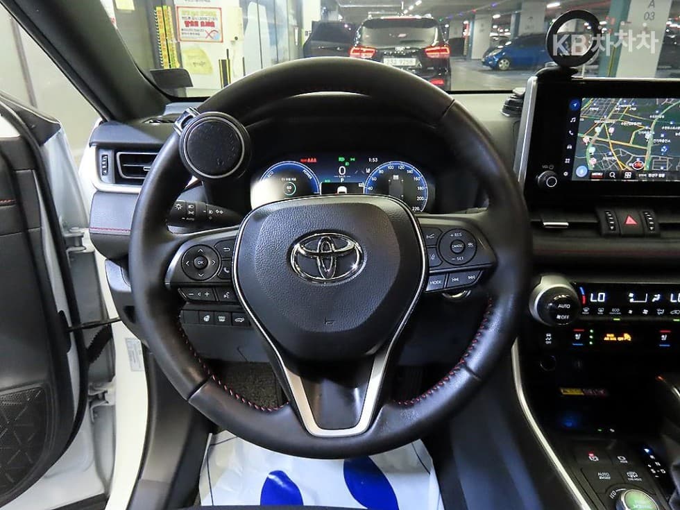 Toyota New RAV42.5 PHEV XSE - 8