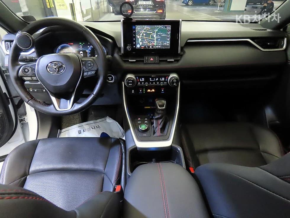 Toyota New RAV42.5 PHEV XSE - 10