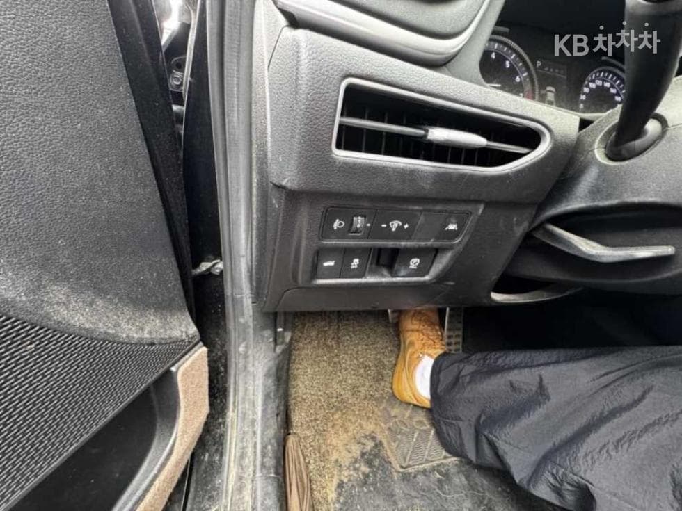 Hyundai Sonata (DN8)2.0 LPG Rental car Style - 13