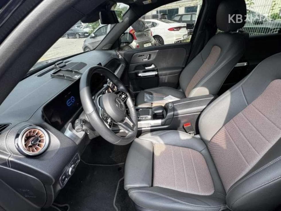 Mercedes-Benz EQB (X243)EQB 300 4Matic Standard - 17