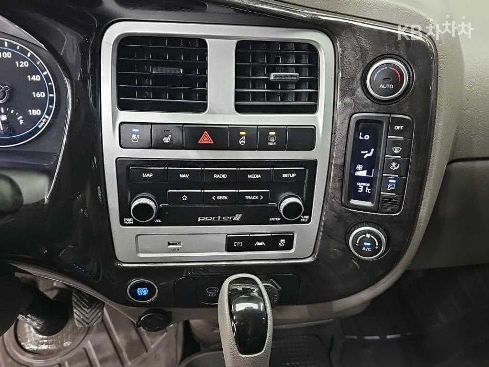 Хюндай Porter 2Удължено междуосие Super Cab LPG Premium - 10