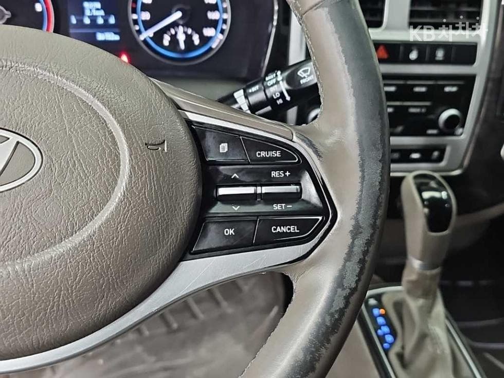 Хюндай Porter 2Удължено междуосие Super Cab LPG Premium - 16