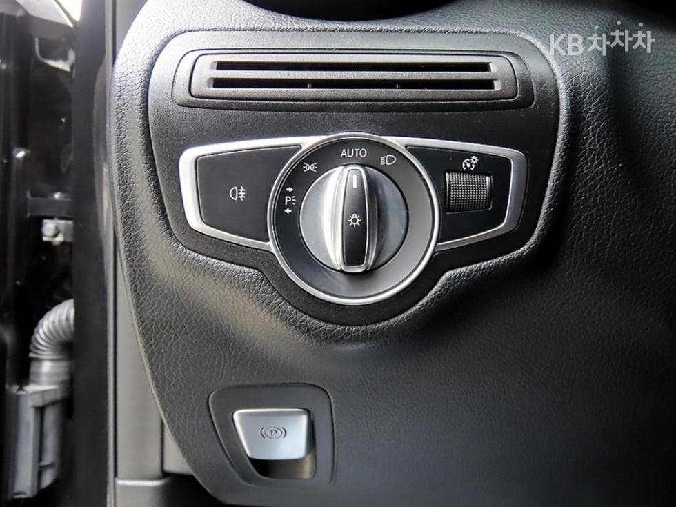 Mercedes-Benz The New (facelift) C-ClassC200d - 12