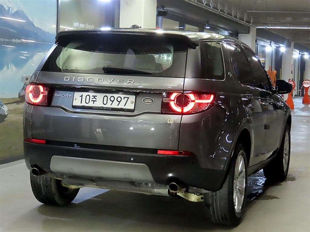 Land Rover 디스커버리 스포츠2.0 TD4 HSE Luxury - 4