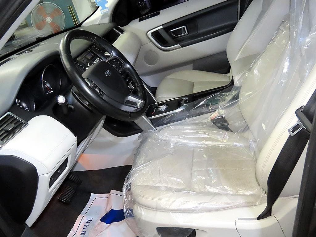 Land Rover 디스커버리 스포츠2.0 TD4 HSE Luxury - 6